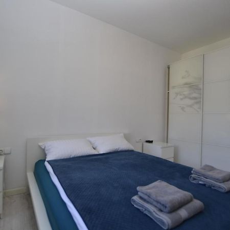 Apartament Bursztynowy Z Garazem -Centrum Gliwic กลีวิตเซ ภายนอก รูปภาพ